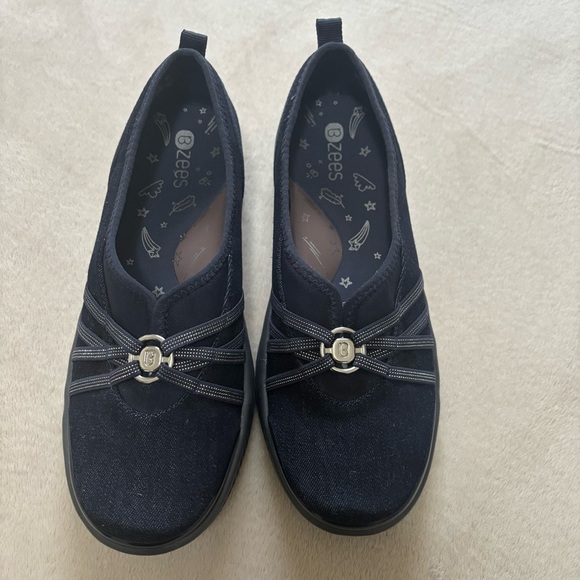 BZees Dark Denim Navy Blue Women's Niche Slip On Flat Comfort Stretch - Picture 1 of 7